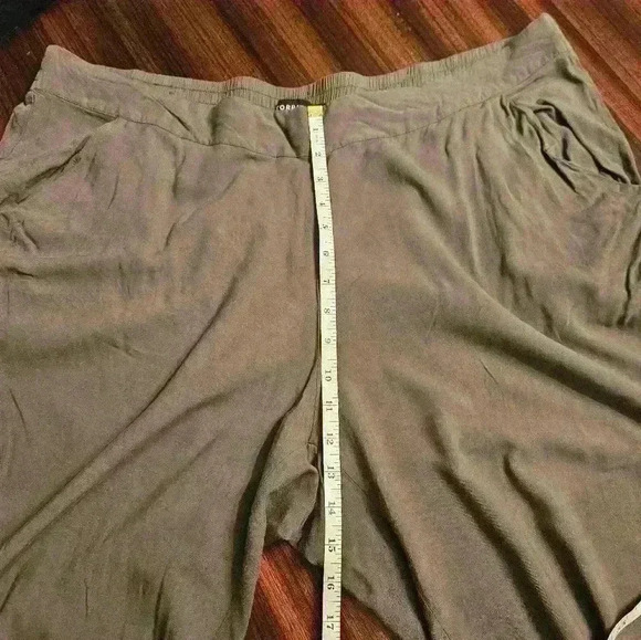 Torrid Plus Olive Green Rayon Tapered Leg Pull-on Pant Flat Front Mid-rise Sz 2 - Picture 9 of 12
